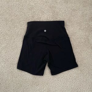 Lululemon Align High-Rise short 6”